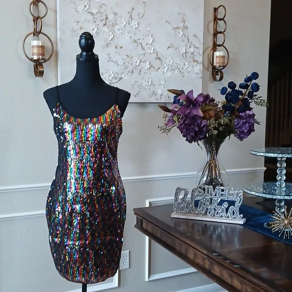Super Sexy Multicolor Sequined Bodycon Mini Dress. Size L - Picture 10 of 17